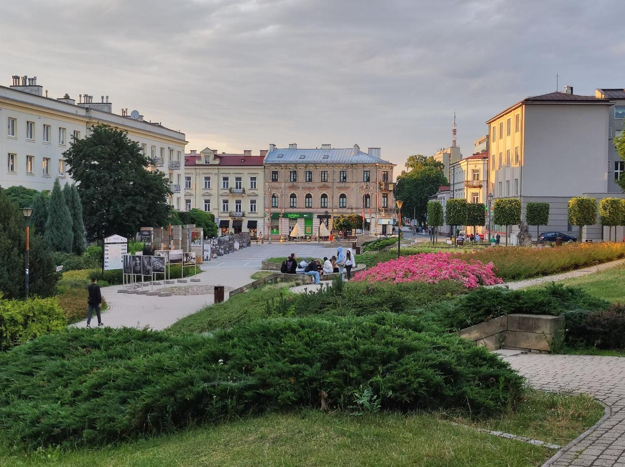 Dom Na Wylacznosc Przy Prostej, Z Ogrodkiem I Parkingiem Faktury Vat Kielce